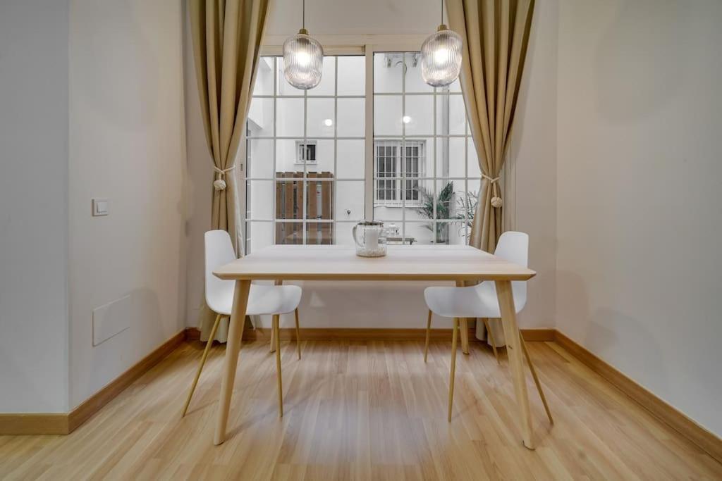 Encantador Apartamento Con Patio Málaga Eksteriør billede