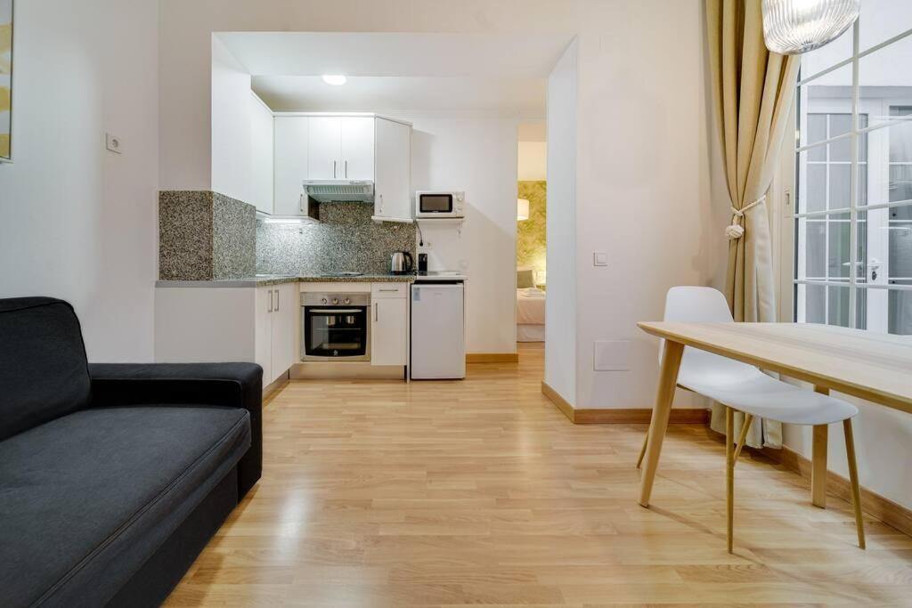 Encantador Apartamento Con Patio Málaga Eksteriør billede