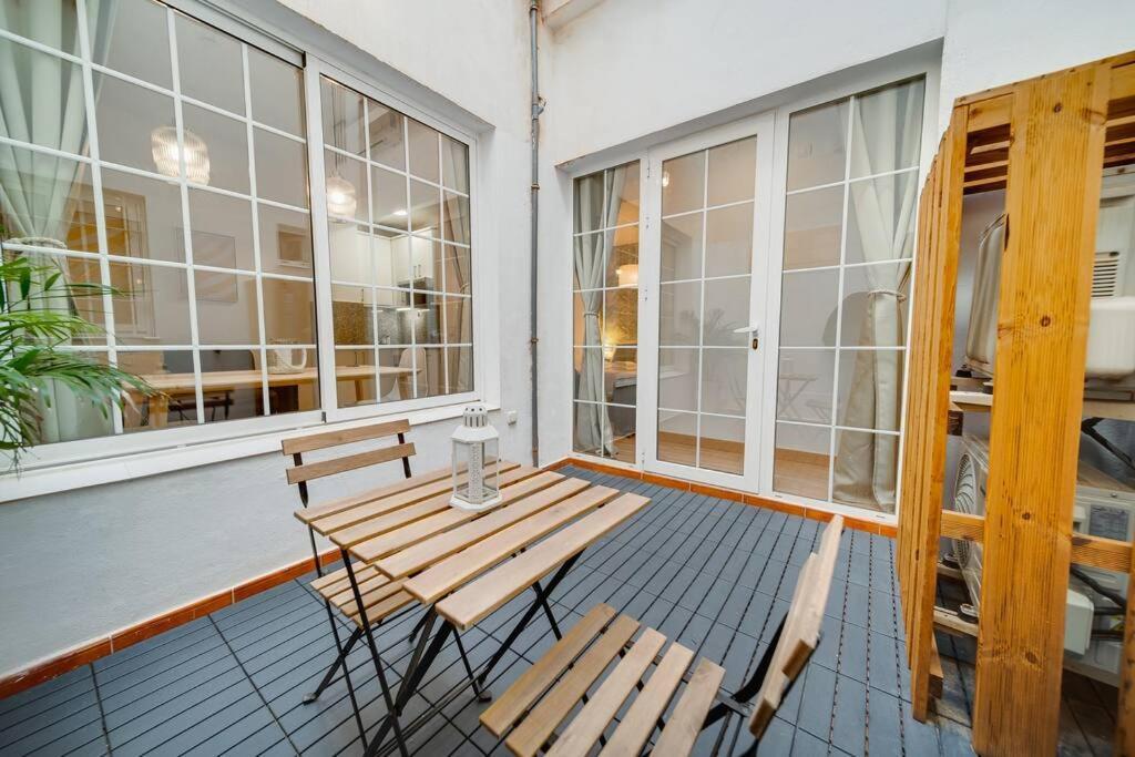 Encantador Apartamento Con Patio Málaga Eksteriør billede